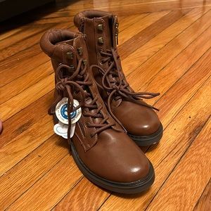 BareTraps Holden boots size 8 (NWT)